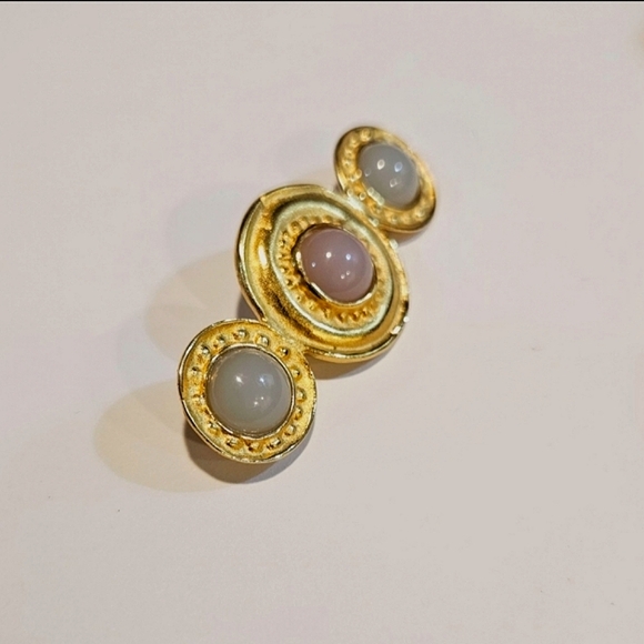 Vintage Givenchy Gripoix and Gold Brooch - Picture 9 of 10